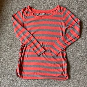 OLD NAVY Maternity Shirt - Size L/G, Comfortable and Cute!
